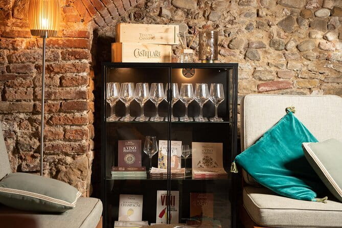 1-Hour Guided Tuscan Wine Tasting in Florence - Getting to the meeting point: near the Duomo, near Santa Croce