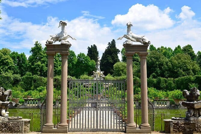 2-Hour Private Treasure Hunt in Florence - Vanessa Tonarelli’s style: clear, kind, and flexible