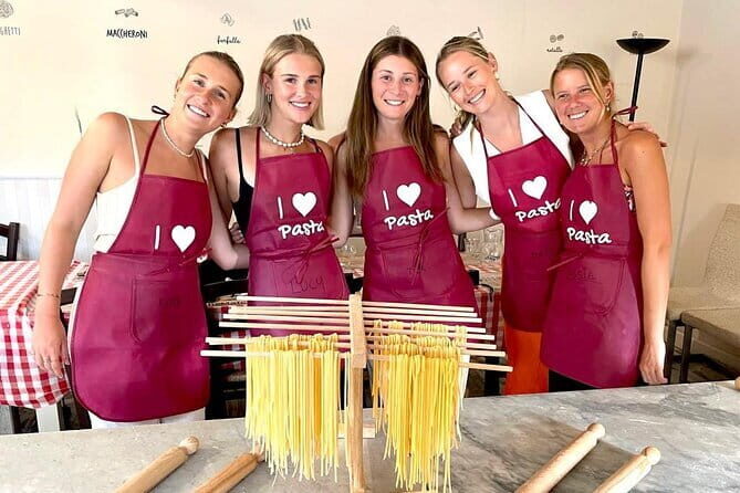 3- Cooking Making Spaghetti & Lasagna - Where to meet in Florence and how the class starts in San Frediano