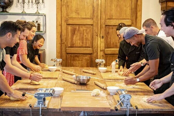 3 Hour Florence Pasta Making & Unlimited wine - The Market Stop in Florence: Choosing Ingredients Like a Cook