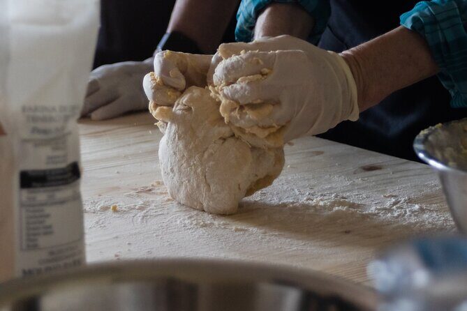 3-hour Tuscan Cooking Class with Wine & Oil Tasting - Key highlights worth circling