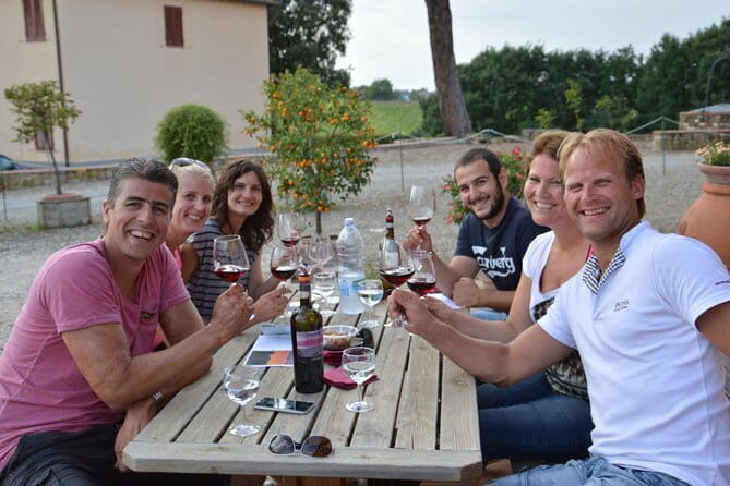 4 WINES TASTING in a Chianti Classico Farm (Visit/tour at the winery included) - Crackers and water: simple pairing, real benefits