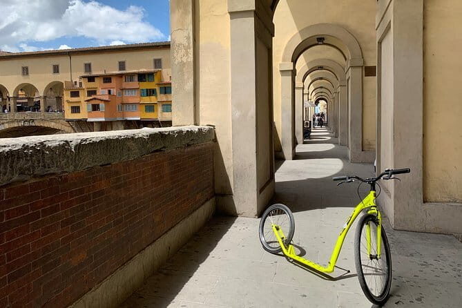 90 min Footbike tour in Florence - Piazza della Signoria and Loggia dei Lanzi: Statues, Power, and One Famous Fountain
