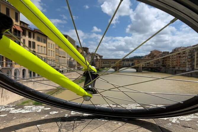 90 min Footbike tour in Florence - The Route Map in Plain Words: Duomo, River, and Signoria to Santa Croce