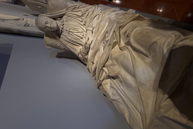 Accademia Gallery: Elite Tour with Expert Guide - The medieval panel paintings with gold backgrounds