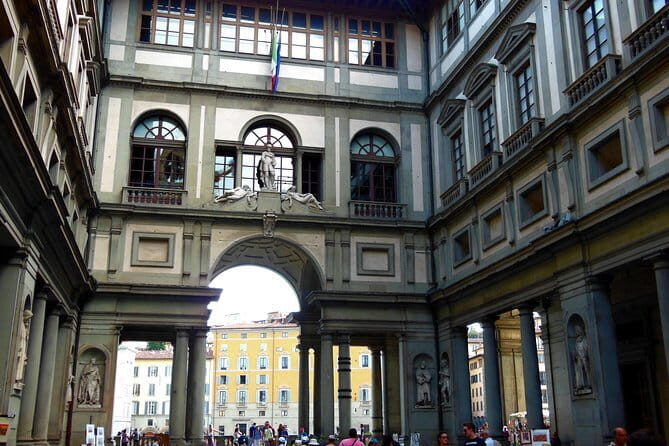 Accademia & Uffizi: Entry tickets & self-guided visit app - Uffizi Gallery: your best strategy for a crowded masterpiece circuit