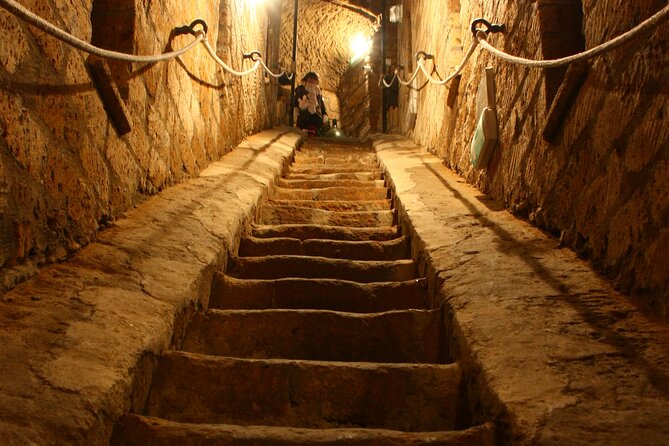 Aperitif in the famous underground caves of Orvieto - Getting comfortable: physical needs and what to bring