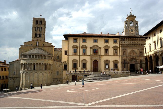 Arezzo Private Tour with Official Guide - Key things to love about this Arezzo private guide walk