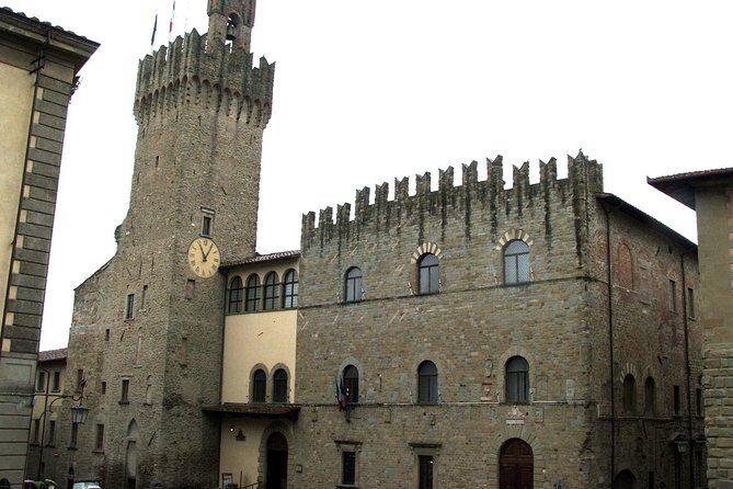 Arezzo Private Tour with Official Guide - XIV-century Florence and the Medici shift: how it shapes what you see