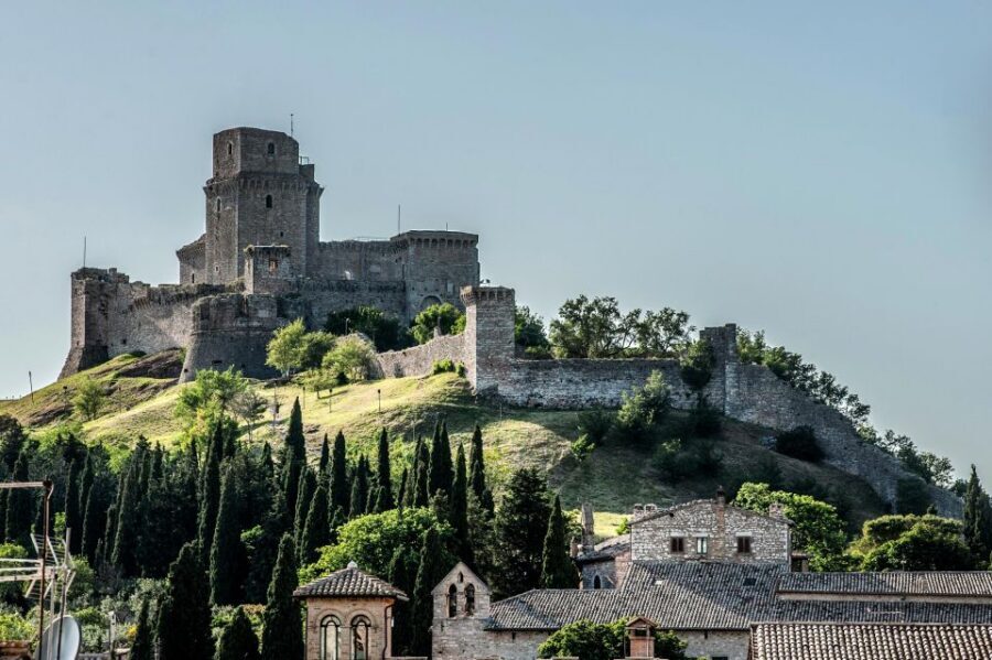 Assisi by driver and guide. Panoramic and Historical tour - A small-group Assisi tour that keeps your energy (and your brain) working