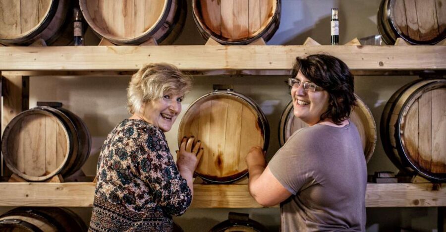 Assisi: Organic Balsamic Vinegar, Olive Oil & Wine Tour - Vineyards and olive groves: seeing organic choices up close