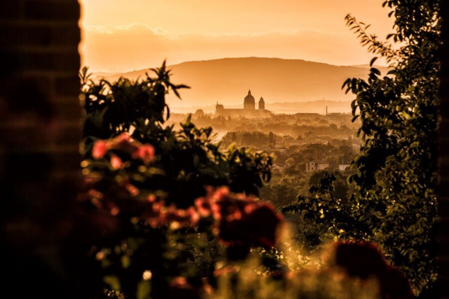 Assisi: Organic Balsamic Vinegar, Olive Oil & Wine Tour - The 2-hour flow: pickup at Largo Properzio to the tasting room