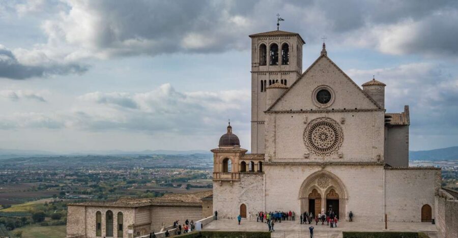 Assisi: Private Guided Tour of the Basilica of Saint Francis - Meeting at Restaurant San Francesco: fast start, less wandering