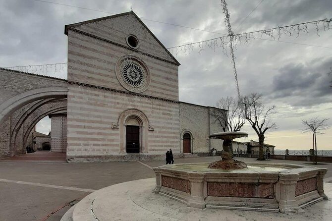Assisi: the Three Major Basilicas. St. Francis, St. Clare and Porziuncola chapel - How the Pace Works (and Why Small Groups Help)