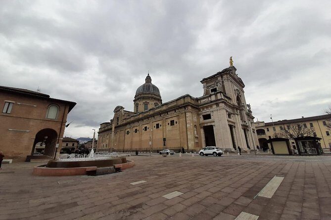 Assisi: the Three Major Basilicas. St. Francis, St. Clare and Porziuncola chapel - Practical Tips: Dress Code, Comfort, and Getting In the Door