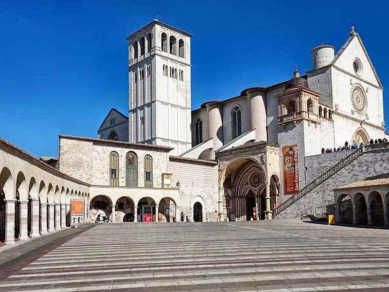 Assisi: Walking Tour with St. Francis Basilica Visit - From a Roman Amphitheater Quarry to Rocca Maggiore Views