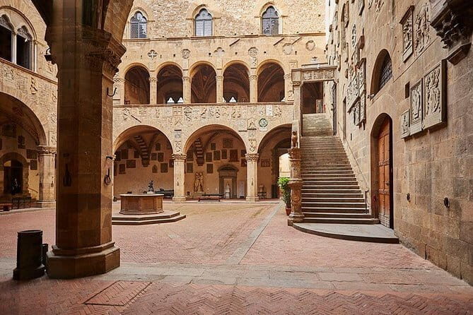 BARGELLO Museum, Glories of Renaissance, Michelangelo and Donatello - A guided museum walk beats a solo sprint
