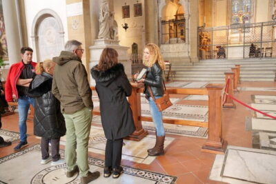 Basilica of Santa Croce: Where Legends Rest in Florence - The 1-hour itinerary: what you’ll see inside Santa Croce