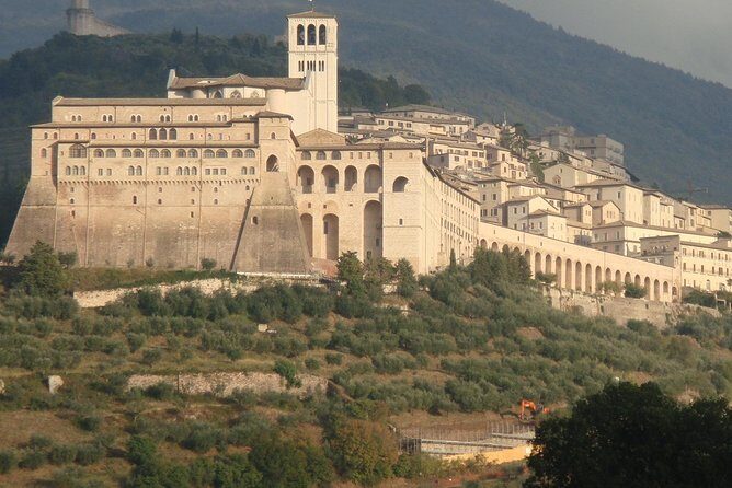 Basilica of St. Francis of Assisi. Tour with official guide - Basilica of St. Francis in Assisi: why a guided hour is enough