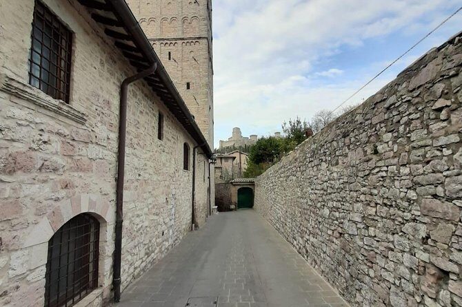 Basilica of St. Francis of Assisi. Tour with official guide - Who this Basilica tour is best for