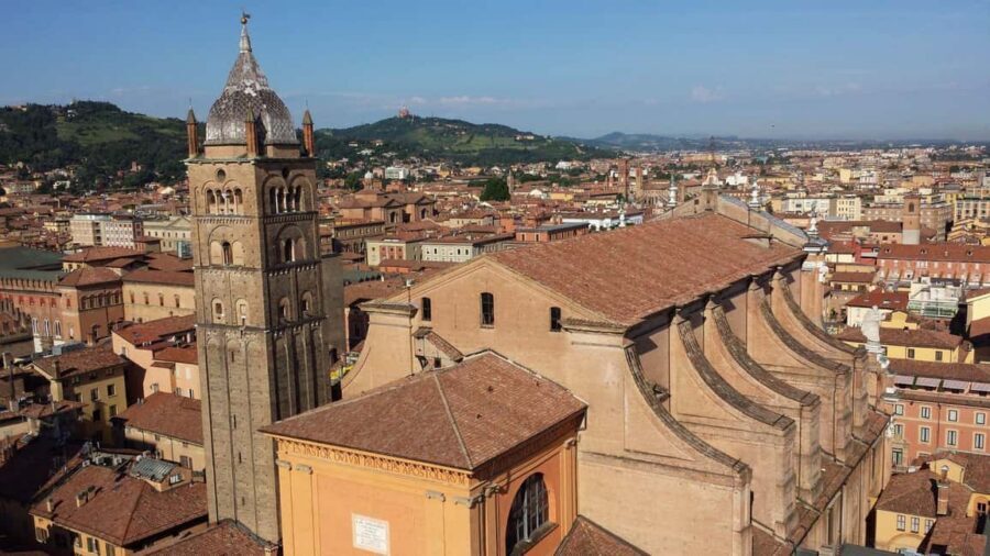 Best of Bologna: Private Walking Tour with a Local - Price and Time: When $49 Feels Right