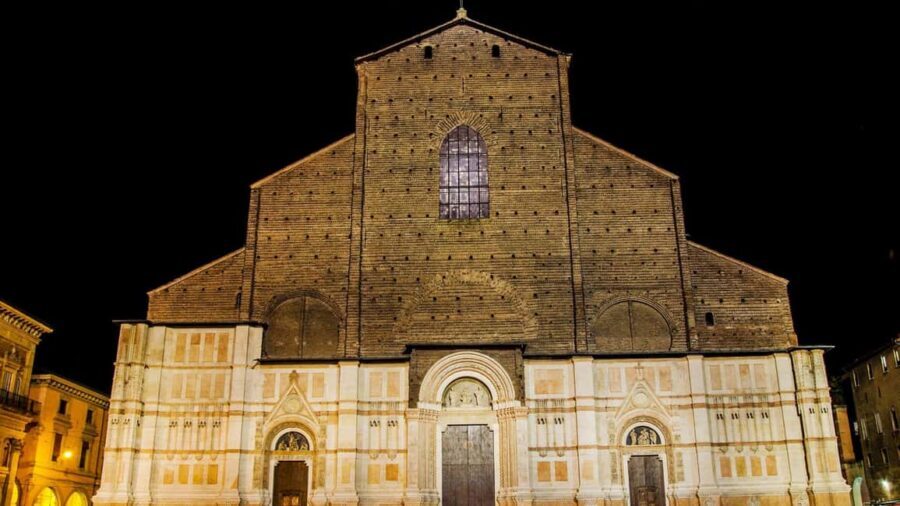 Best of Bologna: Private Walking Tour with a Local - Should You Book This Bologna Walking Tour?