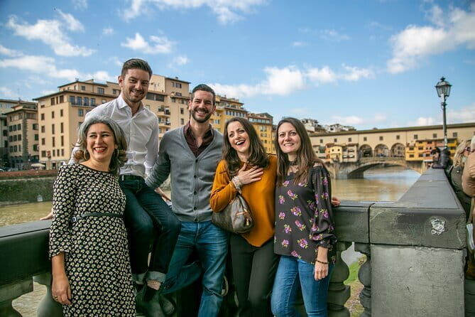 Best of Florence Top-rated Attractions with Private Guide - Ponte Vecchio and Porcellino: the river view with a backstory