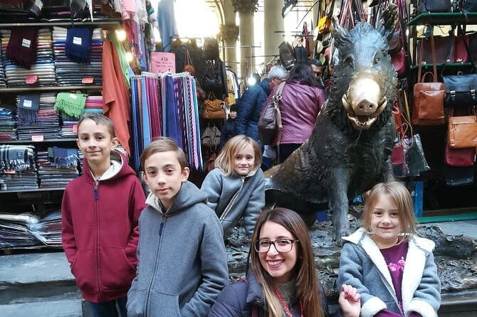 Best of Florence Tour for Kids & Families - Piazza della Signoria and Palazzo Vecchio: treasure hunt energy