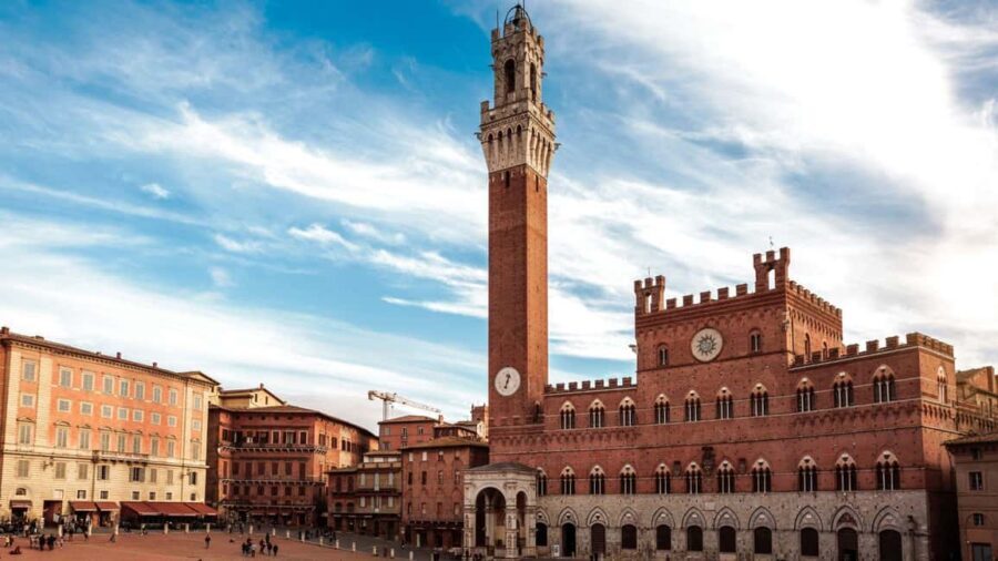 Best of Siena: Private Walking Tour with a Local - Siena on foot: why the tour starts at Piazza del Campo