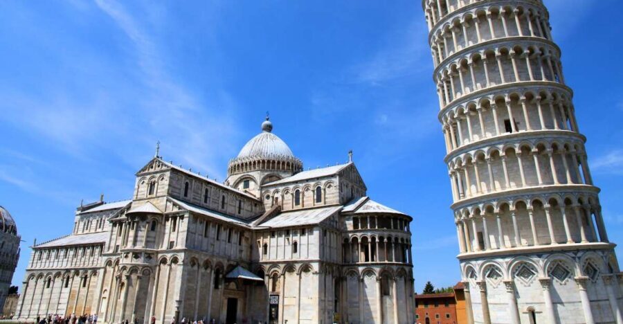 Best of Tuscany Full-Day Scenic Tour from Florence - San Gimignano medieval towers and Vernaccia-style atmosphere