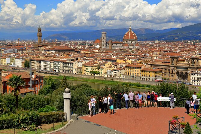 Bike Tour of Florence - First Minutes at Piazza Mentana: Easy Start, Good Flow