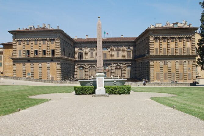 Boboli & Bardini Gardens: The Green Heart of Florence - Giardino Bardini: outdoor art museum vibes and the Florence skyline