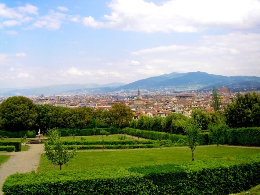 Boboli Garden Guided Tour in Florence - Entering the Boboli Gardens from Piazza de’ Pitti