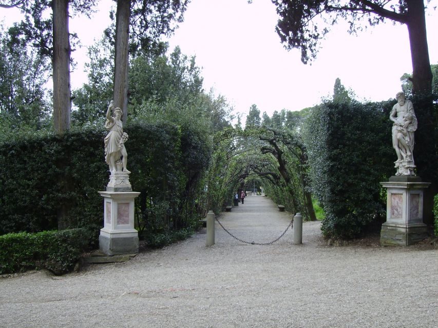 Boboli Garden Guided Tour in Florence - The Amphitheatre and the hill climb toward Neptune