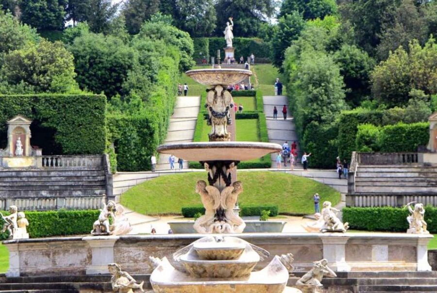 Boboli Garden Guided Tour in Florence - Buontalenti Grotto: limestone concrete stalactites, shells, and water effects