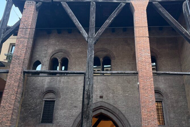 Bologna: A Self-Guided Audio Tour from Porta Galliera to Le Tre Frecce - Getting the app ready before you leave