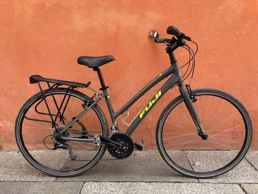 Bologna: Bike Rental - Riding through Bologna’s UNESCO historic center: how to make the monuments “work” for you