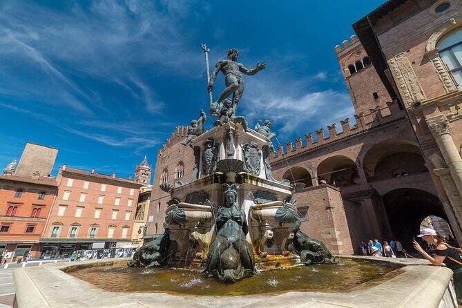 Bologna: City Walk with Audio Guide in 7 Languages on your Phone - Basilica di San Petronio: One Huge Church With Stories to Match