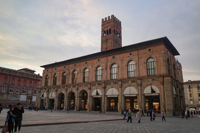 Bologna: City Walk with Audio Guide in 7 Languages on your Phone - The Two Towers: Bologna’s Medieval Signaling, Prestige, and Street-Level Drama
