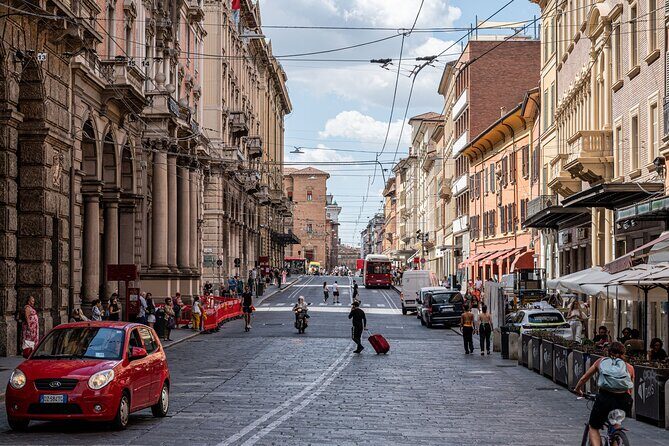 Bologna: City Walk with Audio Guide in 7 Languages on your Phone - Timing: 3–4 Hours, But With a Comeback Window