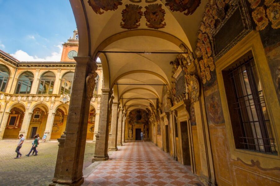 Bologna: Classic Private walking Tour - Piazza del Nettuno as your launchpad, not just a meeting point
