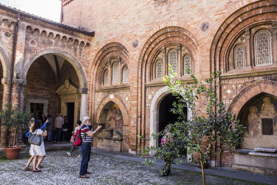 Bologna: Classic Private walking Tour - The rare Renaissance architecture detail you might miss solo