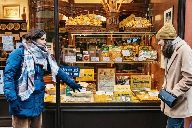 Bologna Food Tour small group - Starting at Piazza del Nettuno: a smart way to get your bearings