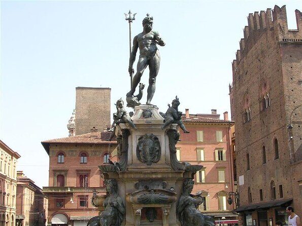 Bologna: Full meal Food Tour with Local Delights by Do Eat Better - Key things that make this Bologna food tour work