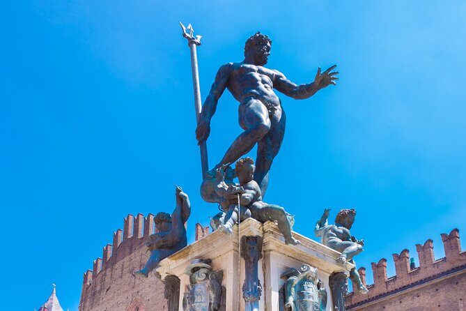 Bologna Fun Guided Private Siteseeing Tour for Kids and Families - Garisenda and Asinelli Towers: Bologna’s medieval defense symbol
