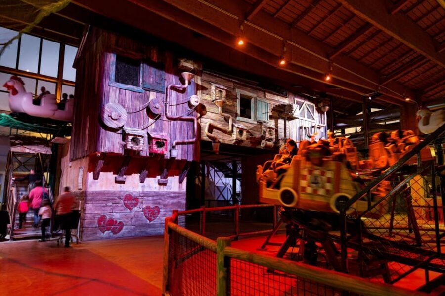 Bologna: Luna Farm Amusement Park Family Entry Ticket - When to go: opening at 4 pm and the Dec 30 Super Special day