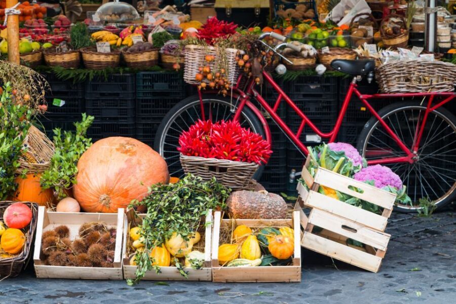 Bologna: Market, Cooking Demo and Meal at a Local's Home - Market Shopping With a Cesarina: How to Pick Produce
