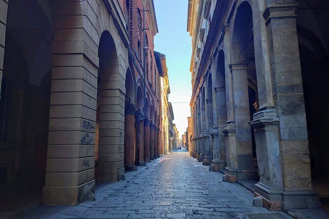 Bologna Murder Mystery: Self-Guided City Quest - The walking route: from Porta Galliera to Piazza Rossini