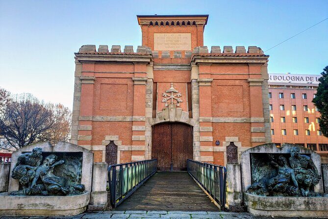 Bologna Murder Mystery: Self-Guided City Quest - Should you book this Bologna Murder Mystery quest?