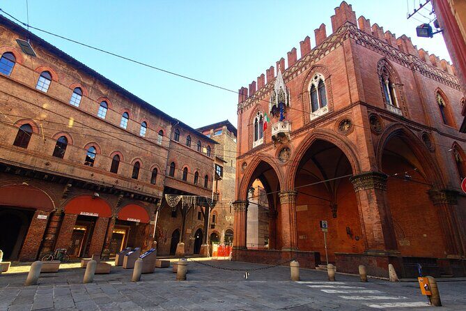 Bologna Murder Mystery: Self-Guided City Quest - How the murder mystery quest plays in real life